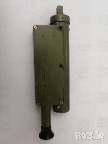 Нивелир с оптика от зенитно уръдие. 