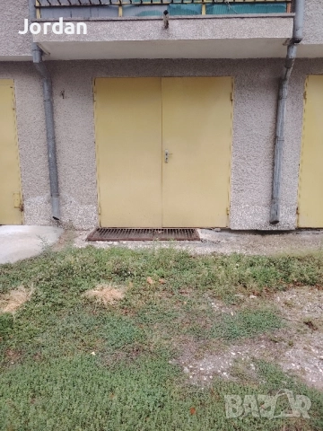 Гараж 21.38кв.м гр. Добрич , снимка 2 - Гаражи и паркоместа - 51750566