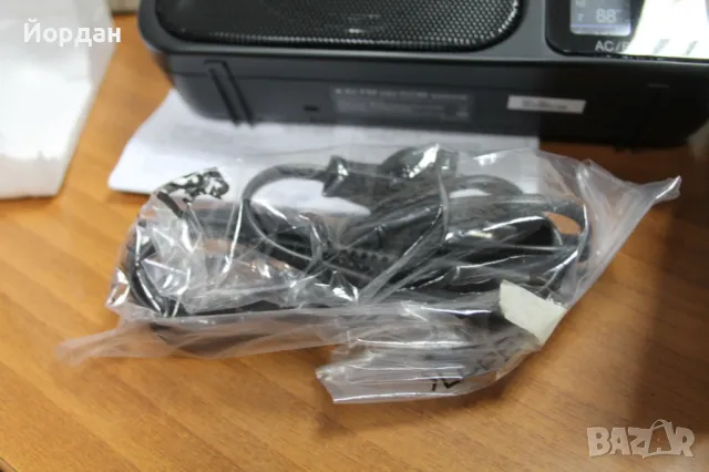 Ново радио ''Panasonic RF-2400'', снимка 3 - Радиокасетофони, транзистори - 48481580