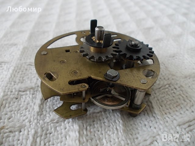 Часовников механизъм KZW 1500