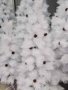 Коледна Снежно бяла или зелена елха с шишарки + пласмасова стойка  ТОП ПРЕДЛОЖЕНИЕ, снимка 2