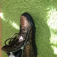 1000 % GIUSEPPE ZANOTTI  Snakeskin Sneakers, снимка 16 - Кецове - 28513171