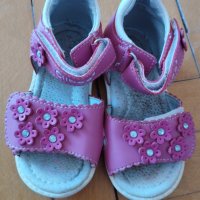 Детски сандали , снимка 1 - Детски сандали и чехли - 38689687