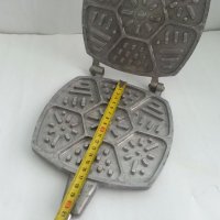 Алуминиева форма за сладки гофретник преса калъп  , снимка 2 - Антикварни и старинни предмети - 33271986
