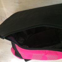 Розова спортна чанта с отварящо се дъно., снимка 8 - Чанти - 42933082