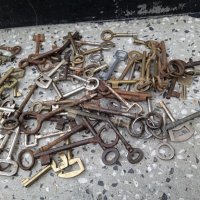 Колекция стари катинари, ключове,брави, снимка 4 - Антикварни и старинни предмети - 39853044