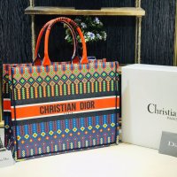 Чанта Christian Dior код 166, снимка 1 - Чанти - 33559407