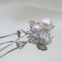 Сребърно колие с бяла перла и циркони, снимка 3 - Колиета, медальони, синджири - 37704759