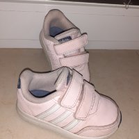 Розови маратонки Adidas 21 номер , снимка 4 - Детски маратонки - 42979055