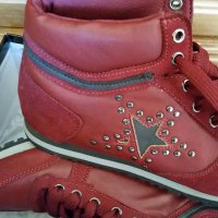 Дамски боти с капси с връзки в червено, снимка 3 - Дамски ежедневни обувки - 27731997