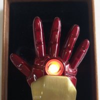 Запалка ключодържател Ръката на Железният Човек (Iron Man, Marvel), снимка 1 - Запалки - 40517270
