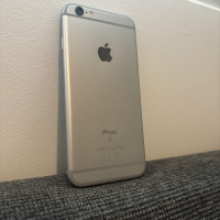 Iphone 6S Отключен, снимка 1 - Apple iPhone - 44911830