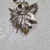 Сребърна брошка с перла от Mikimoto (Япония), снимка 4 - Колиета, медальони, синджири - 43256186