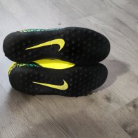 Футболни обувки Стоножки NIKE HYPERVENOM Електрикови , снимка 2 - Спортни обувки - 39483011