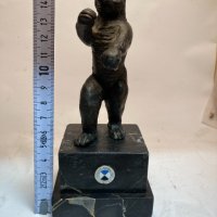 Арт деко фигура на кралска мечка върху стъпаловидна мраморна основа, снимка 4 - Статуетки - 42961679