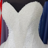 сватбена рокля с много обем и много перли, снимка 2 - Сватбени рокли - 32667410