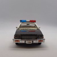 Chevrolet Caprice Metropoliten Police 1987 от филма Терминатор-2 - мащаб 1:43 Greenlight нов в кутия, снимка 7 - Колекции - 44065425