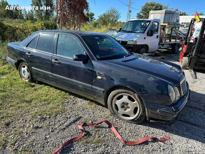Мерцедес Е200 бензин 96 Г АВТОМАТИК само на части , снимка 1