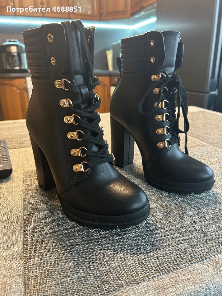 Боти, снимка 1