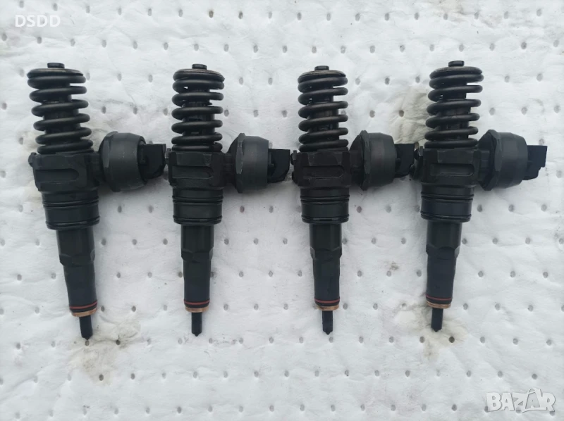 Помпа-дюзи BOSCH 038130073AJ 0414720037 за VW / Audi / Seat / Skoda 1.9 TDI 101 к.с., снимка 1