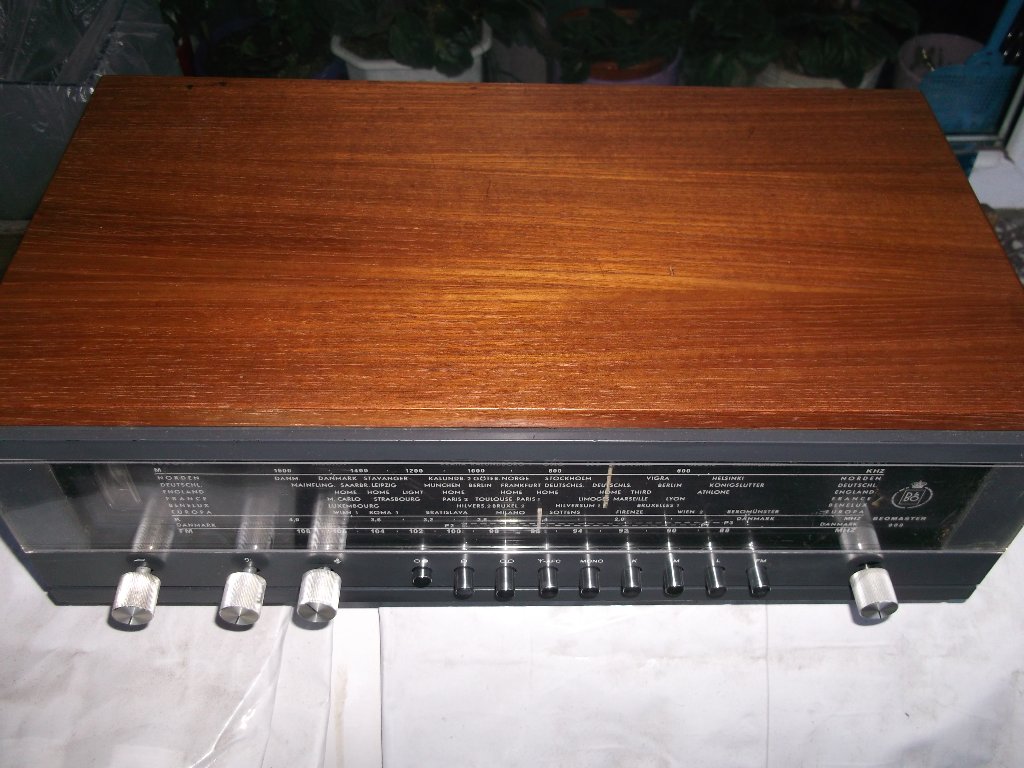 ПродавамресивърBang&Olufsen,моделBeomaster900