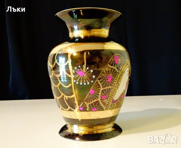Бронзова ваза,ръчно гравирана Сватба. , снимка 2 - Вази - 33075609