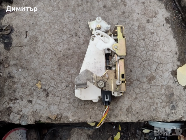 Брава Врата Предна Дясна За Форд Ескорт 1997г / Ford Escort 1997y, снимка 2 - Части - 52385305