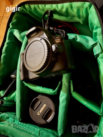 Canon 100D с двя обектива.
