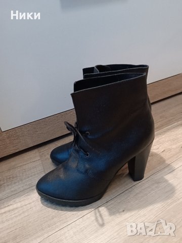 Дамски ботуши и боти 