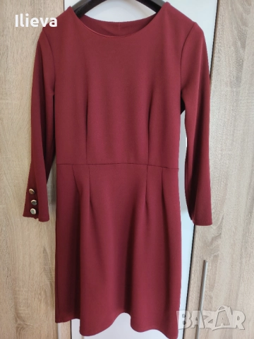 Дамска рокля цвят бордо