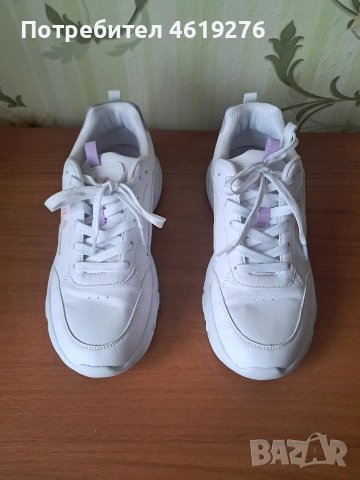 Продавам женски маратонки на FILA Спешно!!!, снимка 3 - Маратонки - 53560881