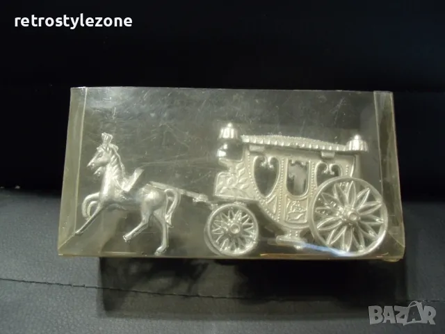№ 7723 стар сувенир - Каляска   - синтетика   - размер 13,5 / 5,5 / 4,5 см   - соц.период / България, снимка 5 - Други ценни предмети - 47568723