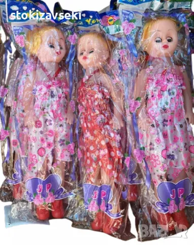 Красива кукла с елегантна флорална рокля, снимка 1