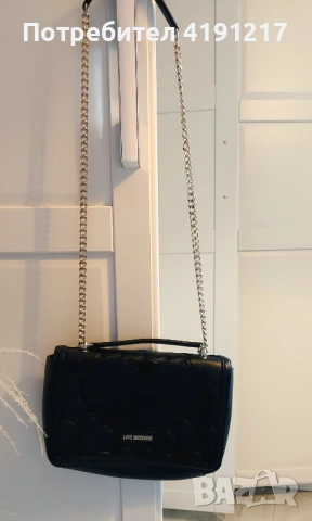 Дамска чанта Love Moschino – черна, с верижка, снимка 4 - Чанти - 53607343