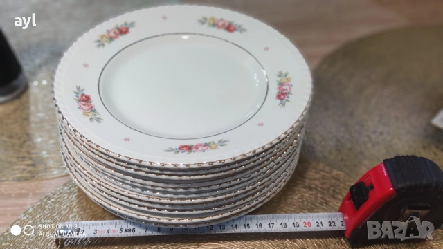 12 бр. Гръцки Порцеланови Чинии KERAMIKOS със Златен Кант, снимка 4 - Чинии - 52679363