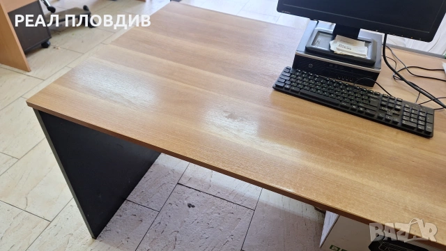 Офис оборудване - бюра, столове, компютър и др., снимка 7 - Работни маси и бюра - 53442889