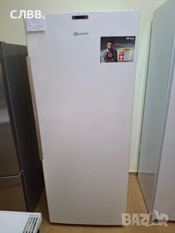 Продавам фризер BAUKNECHT 