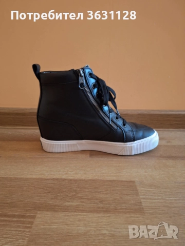 Дамски обувки Calvin Klein , снимка 4 - Кецове - 52443154