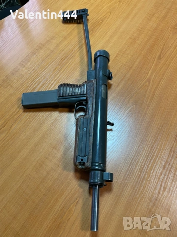 Картечен пистолет "VZ - 26" - Деактивиран/Обезопасен