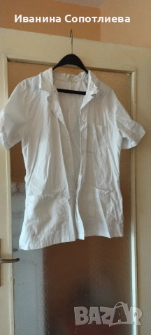 Медицинска бяла манта 