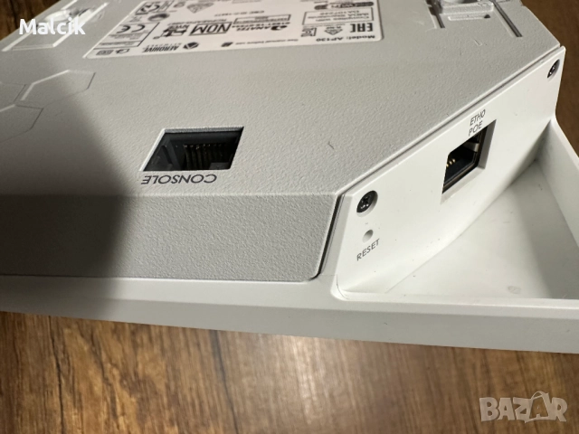 Безжична точка за достъп Aerohive AP130, снимка 3 - Мрежови адаптери - 52369947