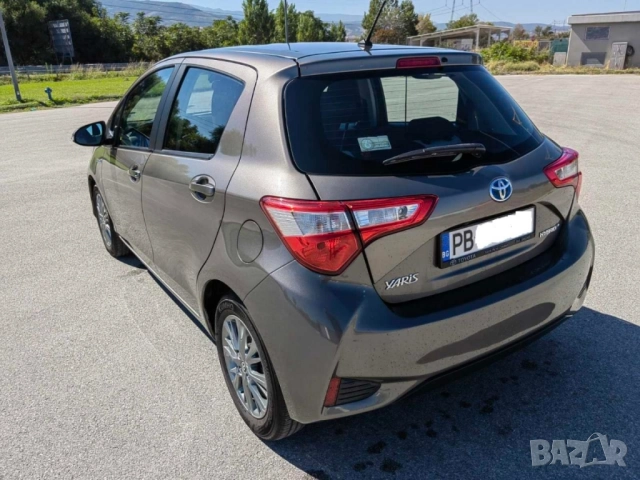 Toyota yaris hybrid , снимка 4 - Автомобили и джипове - 51884792