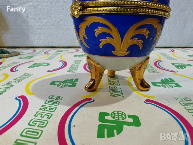 Порцеланова кутия за бижута яйце, снимка 5 - Антикварни и старинни предмети - 52469062