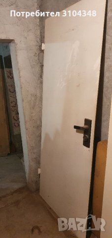 Външна желязна врата