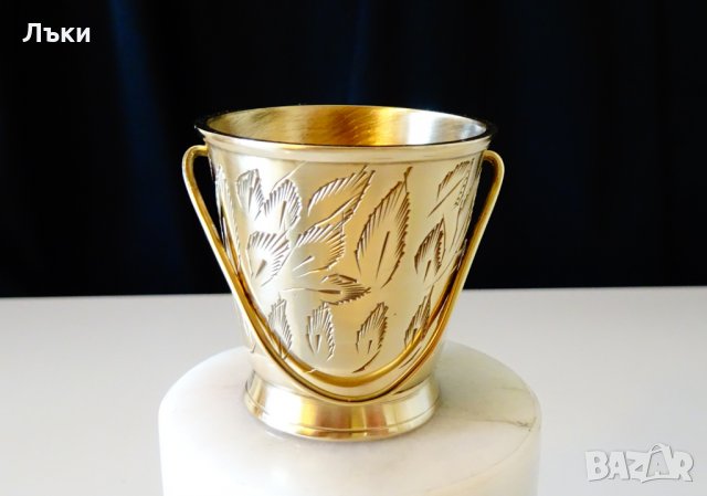 Бронзова чаша за ракия,котле,гравирана. 