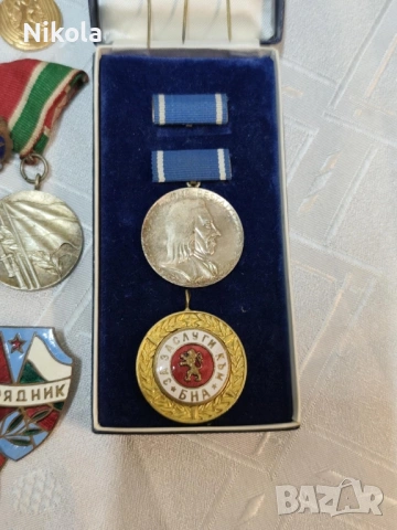 ЛОТ ЕМАЙЛИРАНИ ЗНАЦИ, МЕДАЛИ ОРДЕНИ, снимка 7 - Антикварни и старинни предмети - 53122246