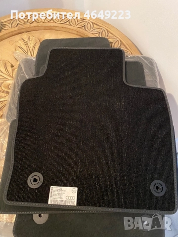 оригинални чисто нови велурени стелки за audi a5 и Q3 , снимка 2 - Аксесоари и консумативи - 52391236