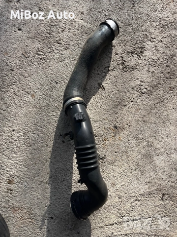 Тръба интеркулер БМВ Е90 91 92 BMW, снимка 2 - Части - 51164274