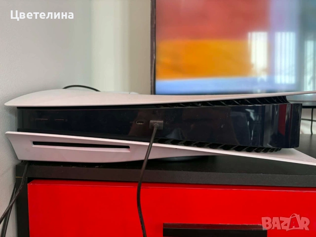 PS 5 с 2 джойстика , снимка 2 - PlayStation конзоли - 53328413