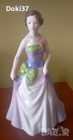 Порцеланова кукла Royal Doultan , снимка 3 - Антикварни и старинни предмети - 51147019
